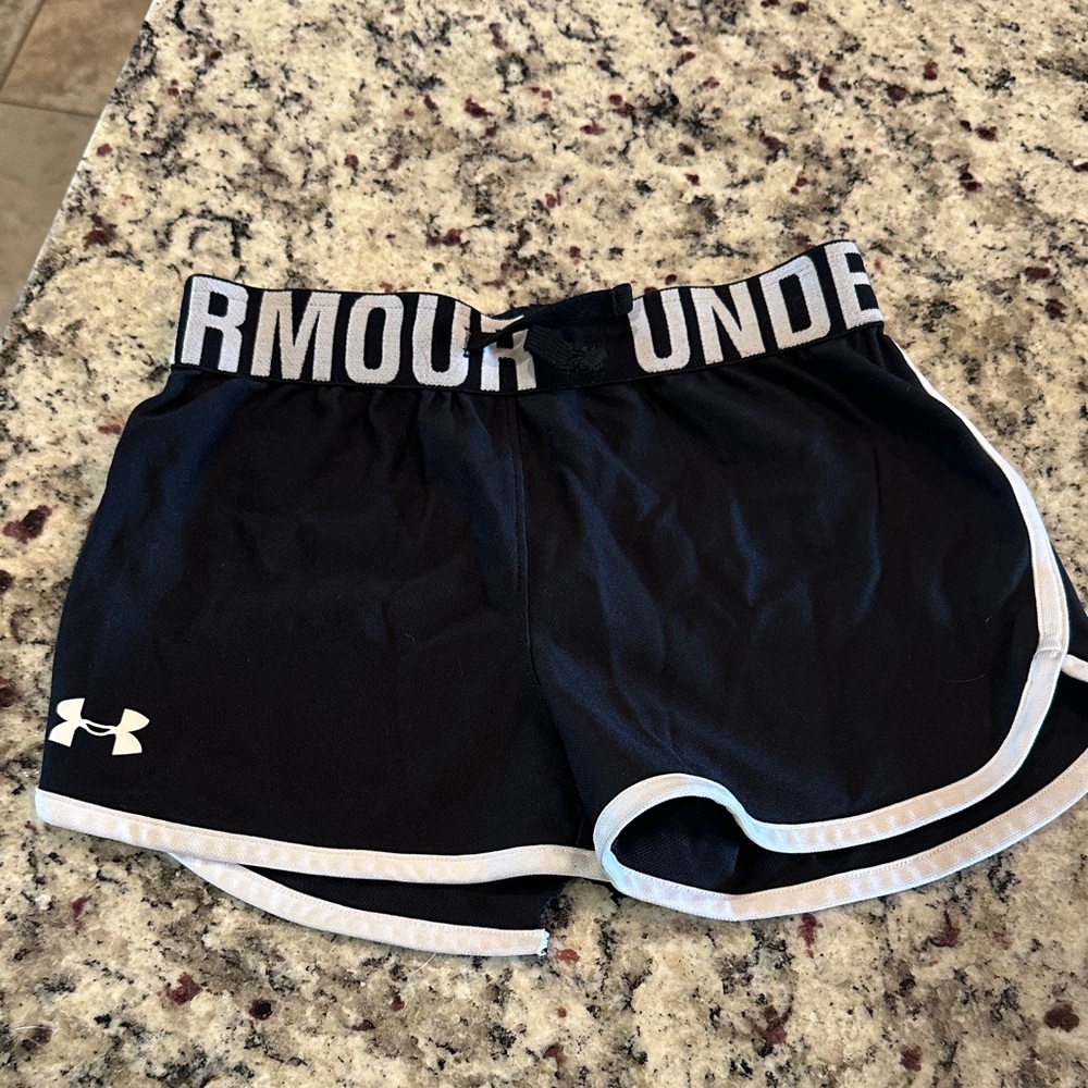 Under Armour Girl’s black Athletic Shorts